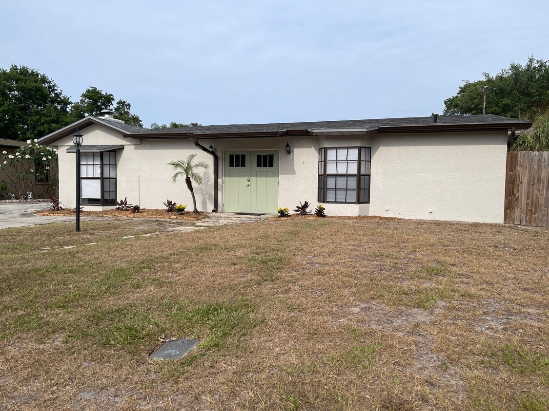 Foto principal - 4526 S Lois Ave