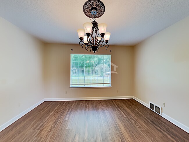 Foto del edificio - 2111 Greencliff Drive