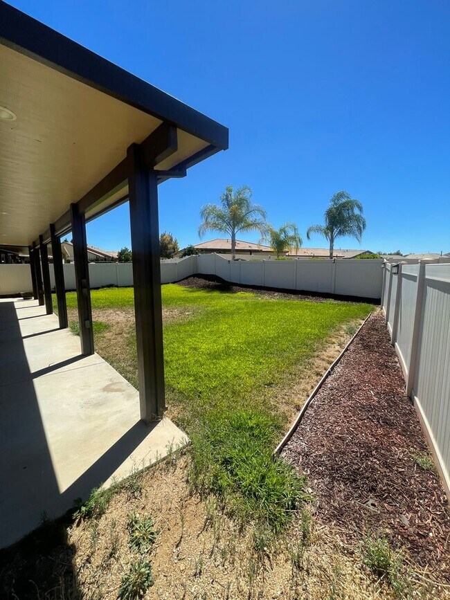 Foto del edificio - 31871 Eaton Ln