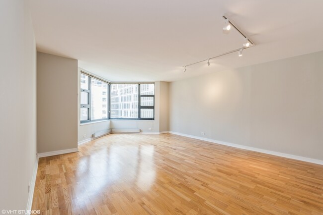 Building Photo - 401 E Ontario St