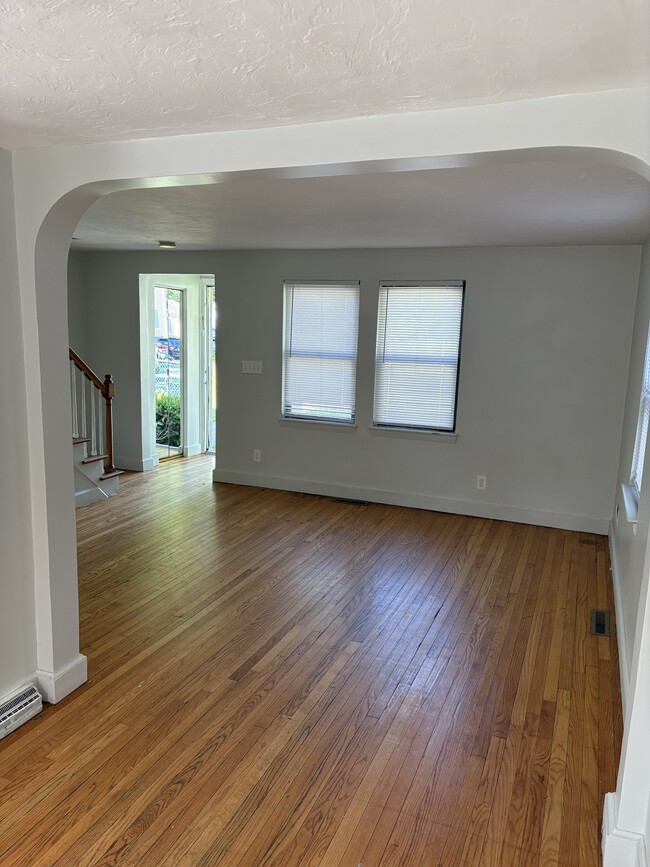Building Photo - 11 Brownell Cir