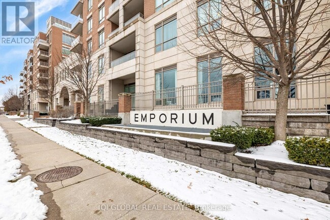 Photo du bâtiment - 2480 Prince Michael Drive