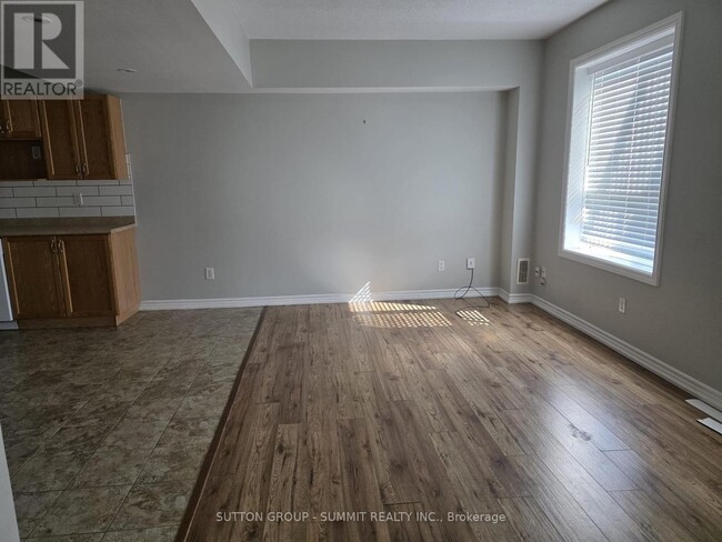 Building Photo - 329 Edgehill Dr