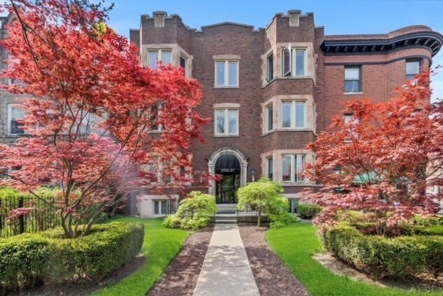 Foto del edificio - 2755 W Logan Blvd