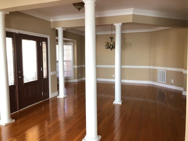 Foto del edificio - Fabulous home! 5 Bedrooms, 4 Bathrooms!!