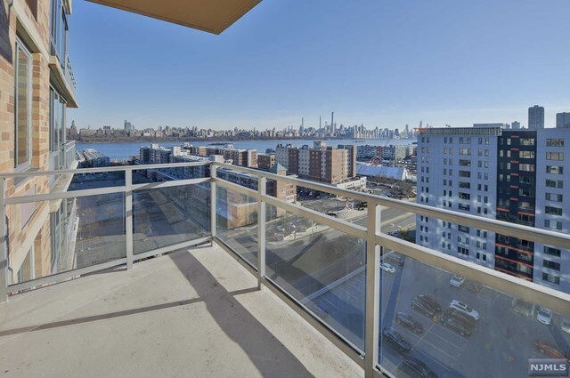 Building Photo - 1708 Hudson Ave
