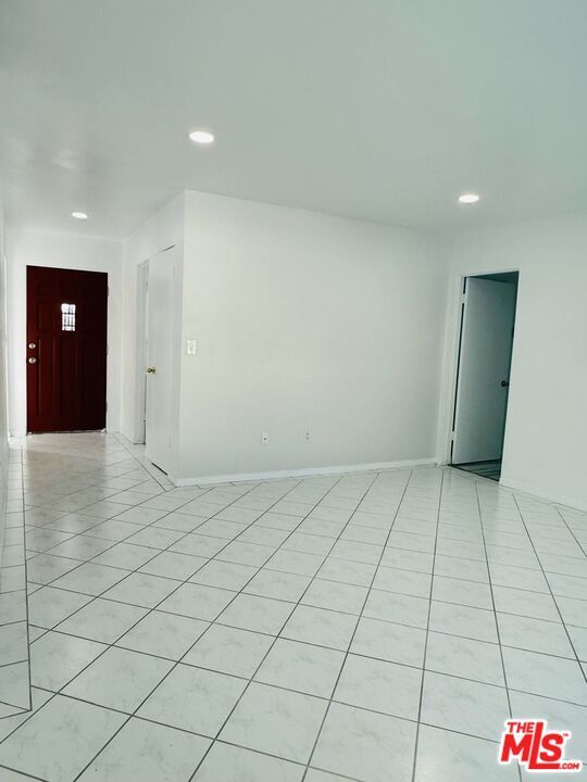 Building Photo - 17965 Cantara St