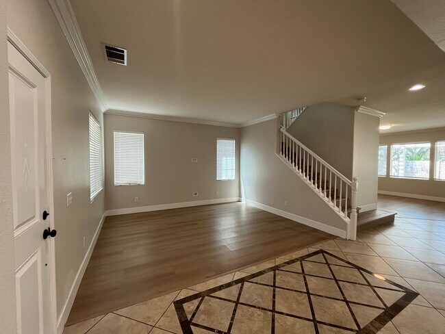 Foto del edificio - Spacious 5 Bedroom/3 Bath Home in Eastvale.
