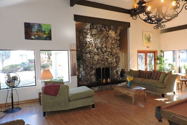 Foto del edificio - Renovated one bedroom