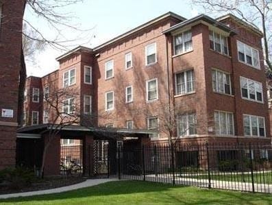 Primary Photo - 4000 N Sheridan Rd