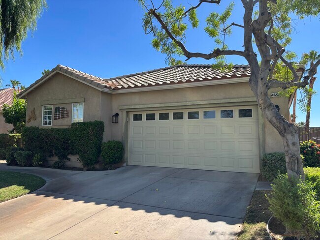 Foto del edificio - 45218 Coeur Dalene Dr