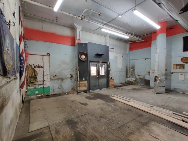 Building Photo - 634 Walton Avenue