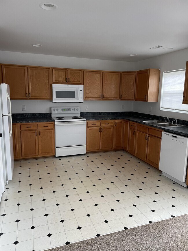 Building Photo - 115 Hartford Ct