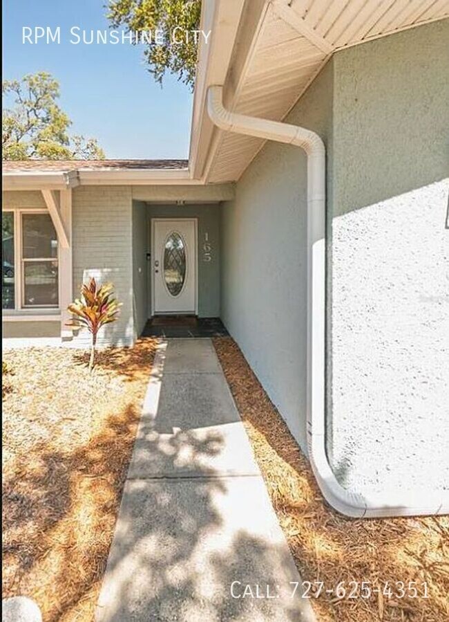 Building Photo - 165 Kendale Dr