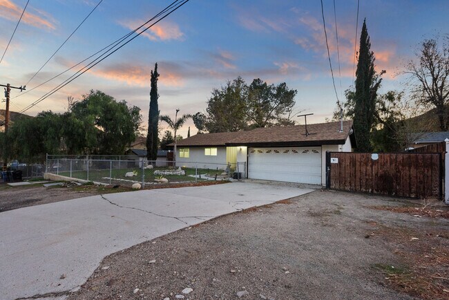 Building Photo - 29559 Fitch Ave