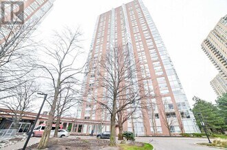 Building Photo - 5-805 Concorde Pl