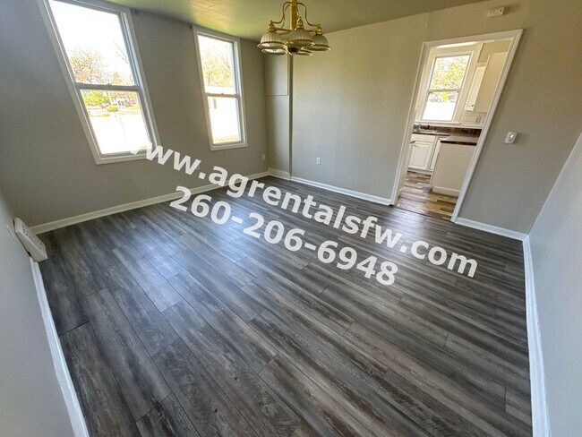 Building Photo - 3 Bedroom House