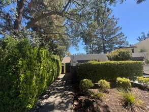 Building Photo - 2439 Sharon Oaks Dr