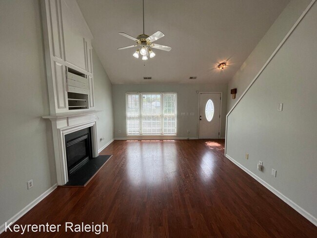 Building Photo - 3 br, 2.5 bath House - 4417 Crowfield Dr