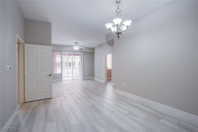 Building Photo - 31 E Agate Ave