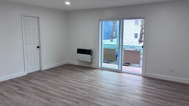 Building Photo - 340 Stuyvesant Ave