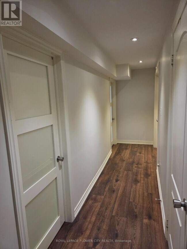 Building Photo - 207 Gardenbrooke Trail