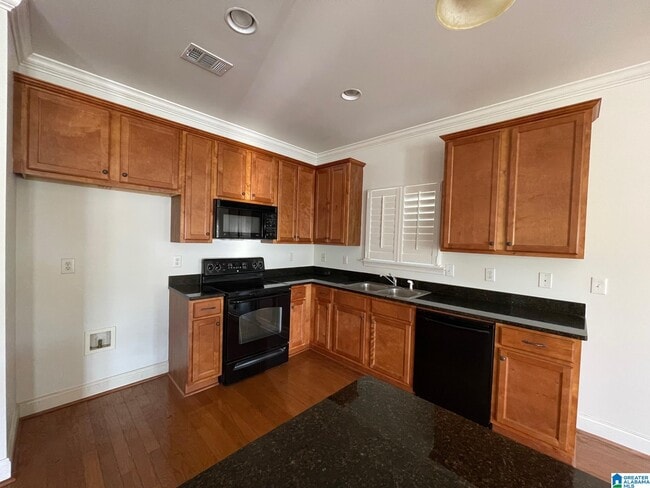 Building Photo - 326 Creekside Ln