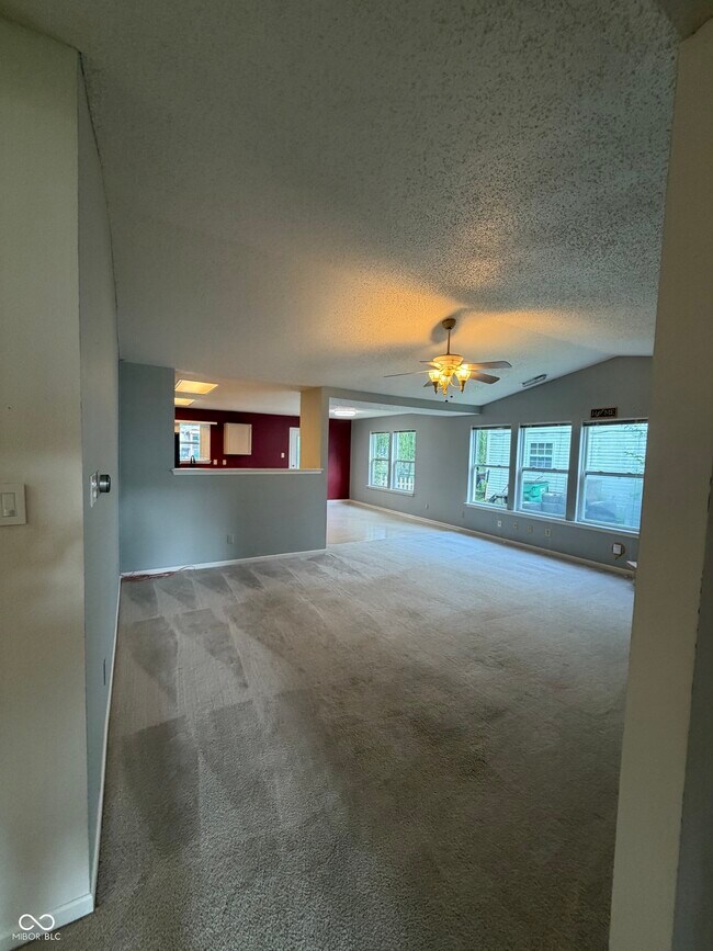 Foto del edificio - 14277 Orange Blossom Trail