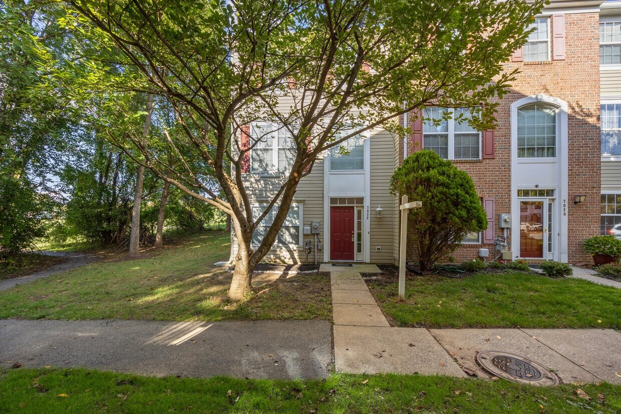 Foto principal - 7022 Dasher Farm Ct