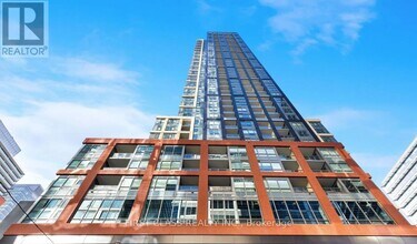 Building Photo - 108 Peter St