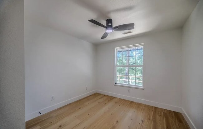 Building Photo - 526 Wilmore Rd