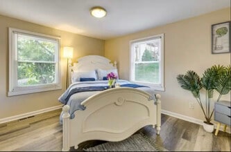 Building Photo - 1108 Valley View Ave