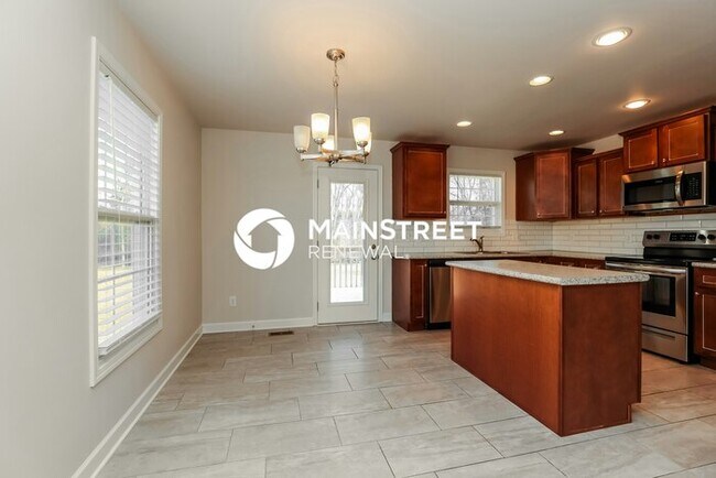 Building Photo - 3 Bedroom Pet-Friendly Home in Murfreesboro, TN with Main Street Renewal