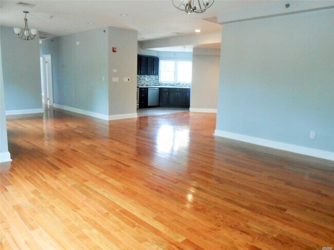 Building Photo - 93 Hempstead Ave
