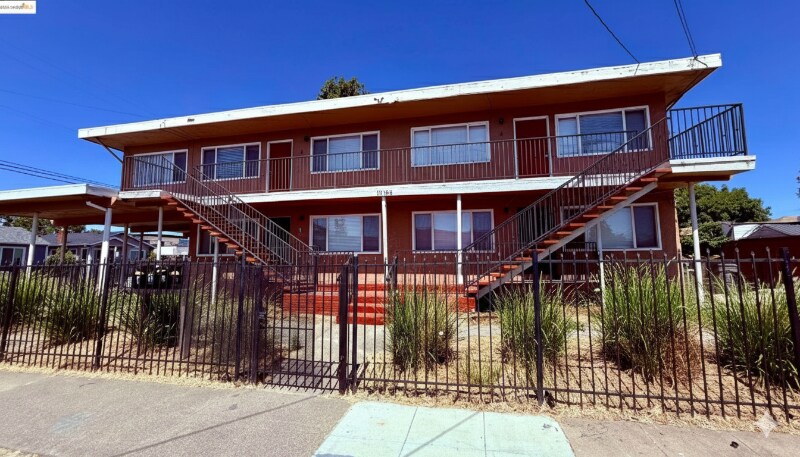 Photo - 10100 Walnut St (Oakland, CA)