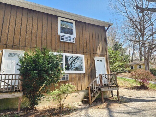 Foto del edificio - West Asheville Apartment!