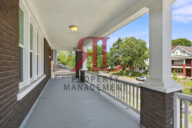 Foto del edificio - 1667 Bryden Rd