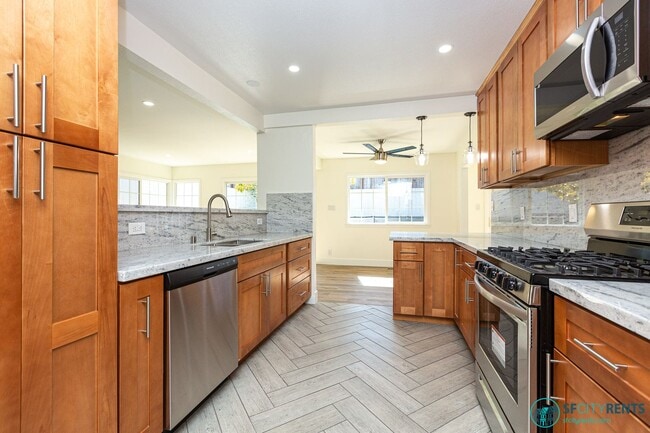 Building Photo - Millbrae: Recently Remodeled Single Family...