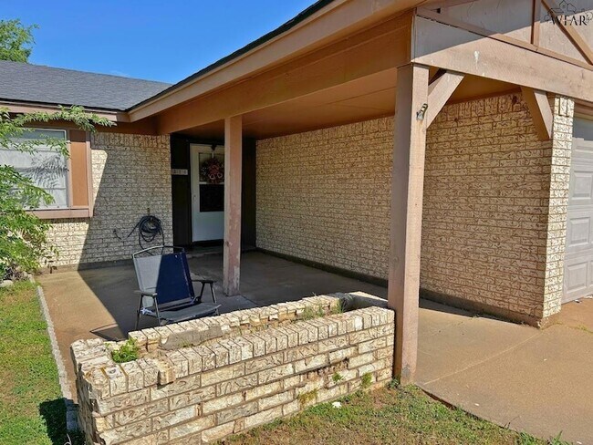 Foto del edificio - 2316 Perrin Dr