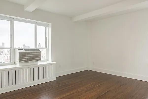 Building Photo - 510 W 110th St