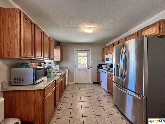 Building Photo - 337 S Water Ln