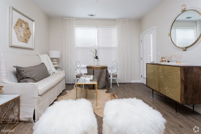 Foto del edificio - 100 Acorn Park Dr