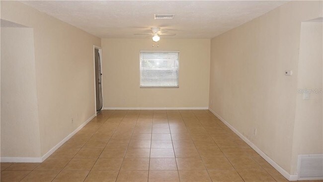 Building Photo - 207 Red Cedar Pl
