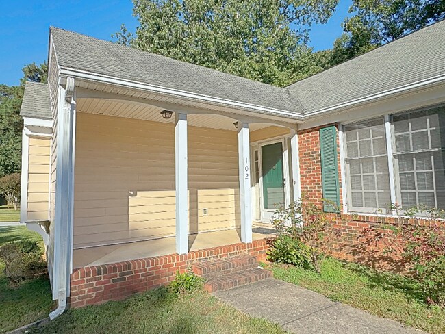 Foto del edificio - 102 Rock Nest Ct