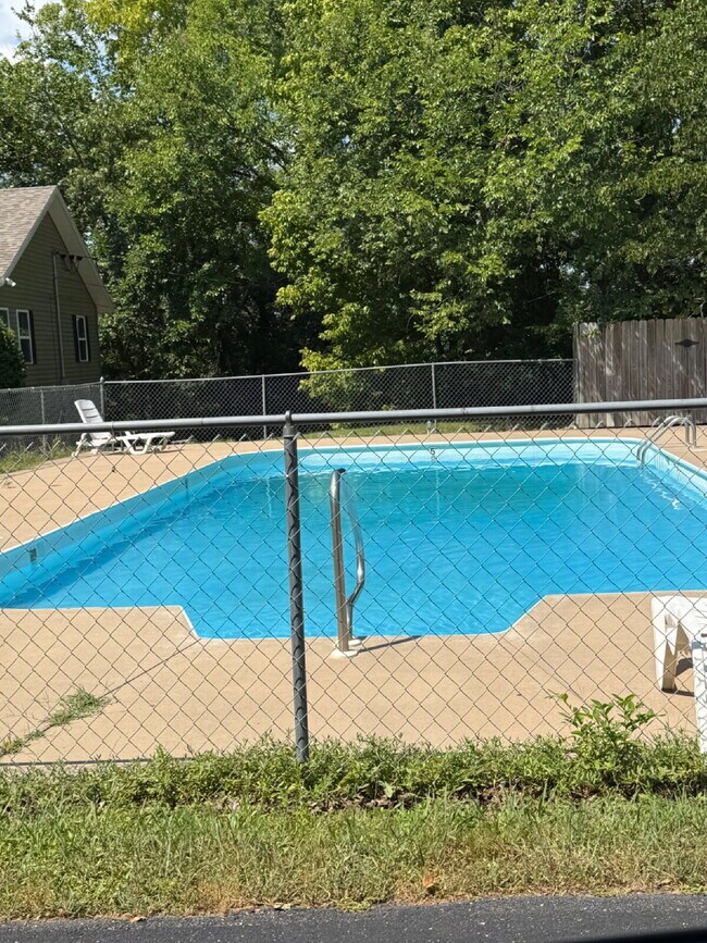 Foto del edificio - Last 2BR unit at Green Oaks