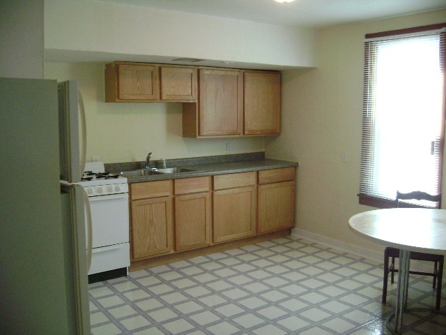 Large Kitchen - 211 W Eureka St