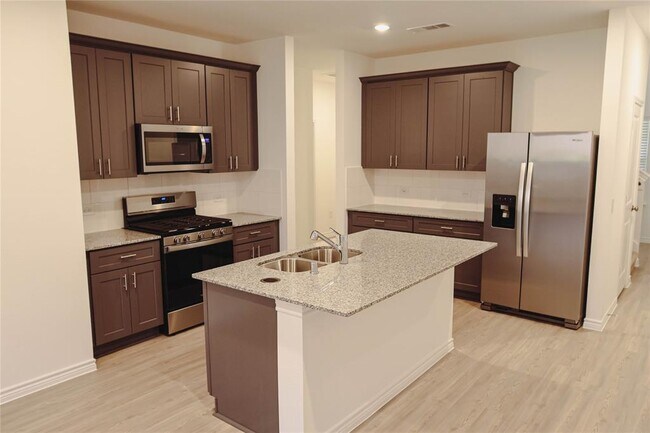 Foto del edificio - 15182 Canyon Rapids Rd