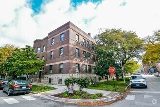 Building Photo - 1148 W Waveland Ave