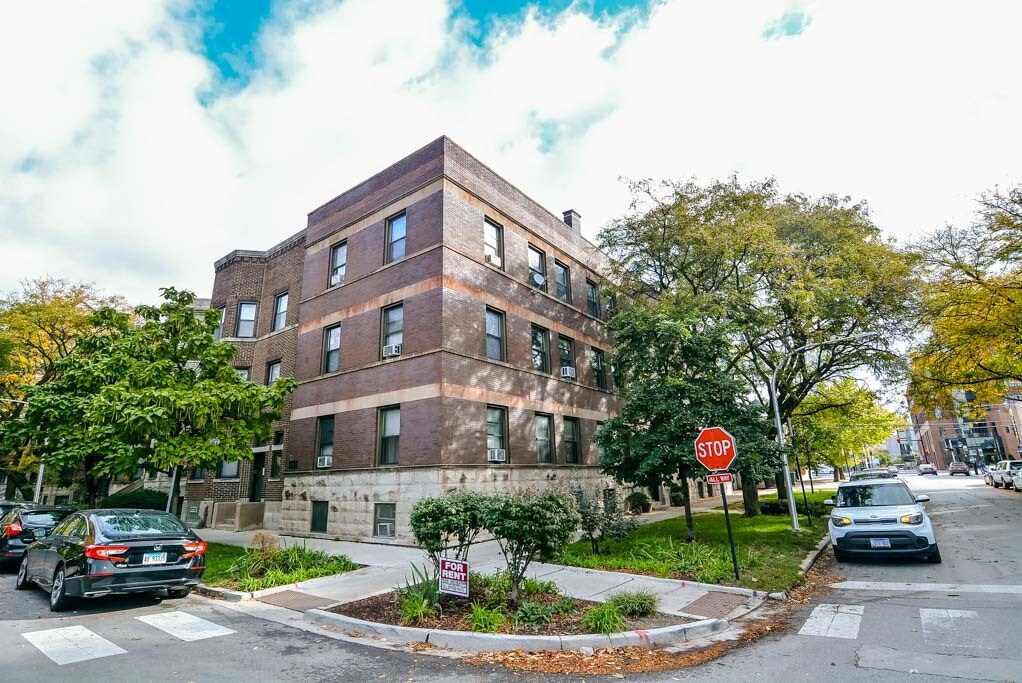 Primary Photo - 1148 W Waveland Ave