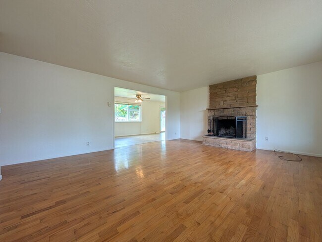 Foto del edificio - 3-Bedroom, 2-Bath Home In The River Road A...